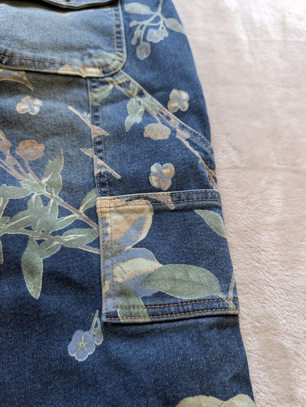 Flamingals Floral Print Flap Pocket Mid Rise Barrel Leg Crop Jeans NWT - Picture 10 of 12